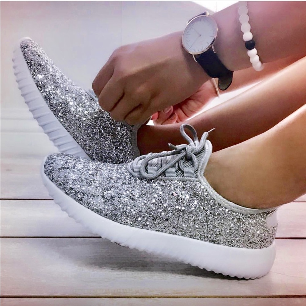 Silver fashion sneakers 👟 - Picture 2 of 7